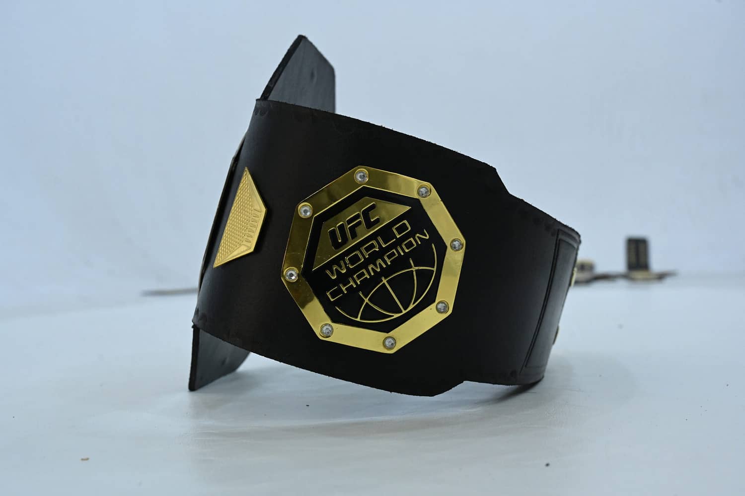 UFC Replica Champion Belt – Premium Collectible Trophy - BFW-CB-4017 - Image 3